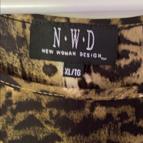 Top - Picture 3 of 3